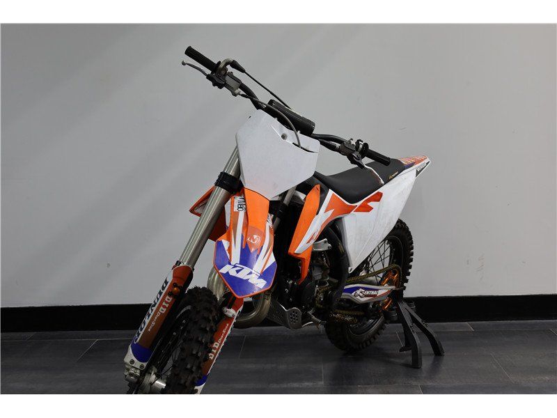 2020 KTM SX 125 in a Orange exterior color. New England Powersports 978 338-8990 pixelmotiondemo.com 