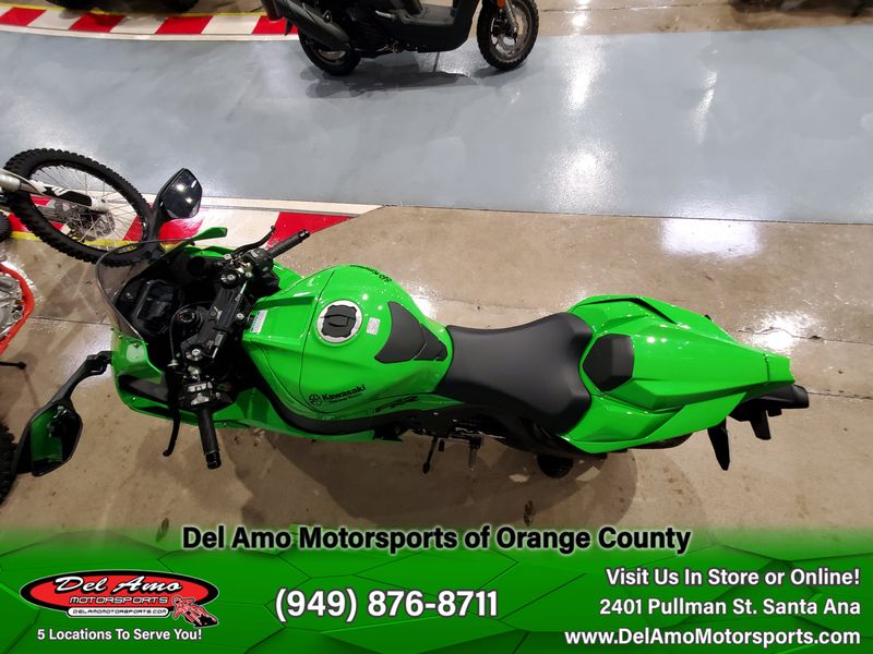 2024 Kawasaki ZX1002TRFNL-GN1  in a LIME GREEN/EBONY exterior color. Del Amo Motorsports of Orange County (949) 416-2102 delamomotorsports.com 