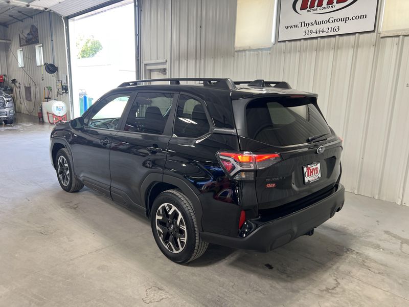 Used 2025 Subaru Forester PremiumImage 62