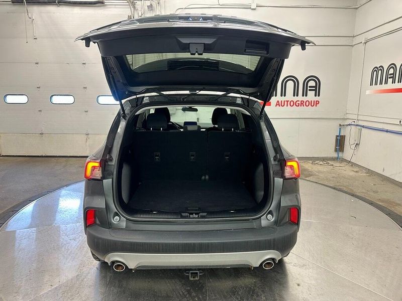 2021 Ford Escape SEImage 15