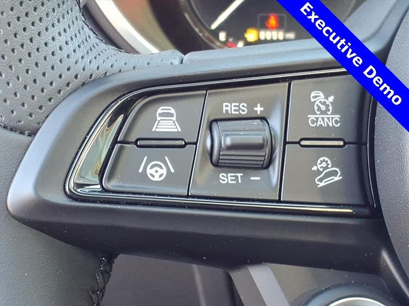 New 2025 Alfa Romeo Stelvio AWDImage 19