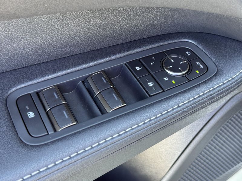 Used 2026 Lexus RX 450h+ PremiumImage 20