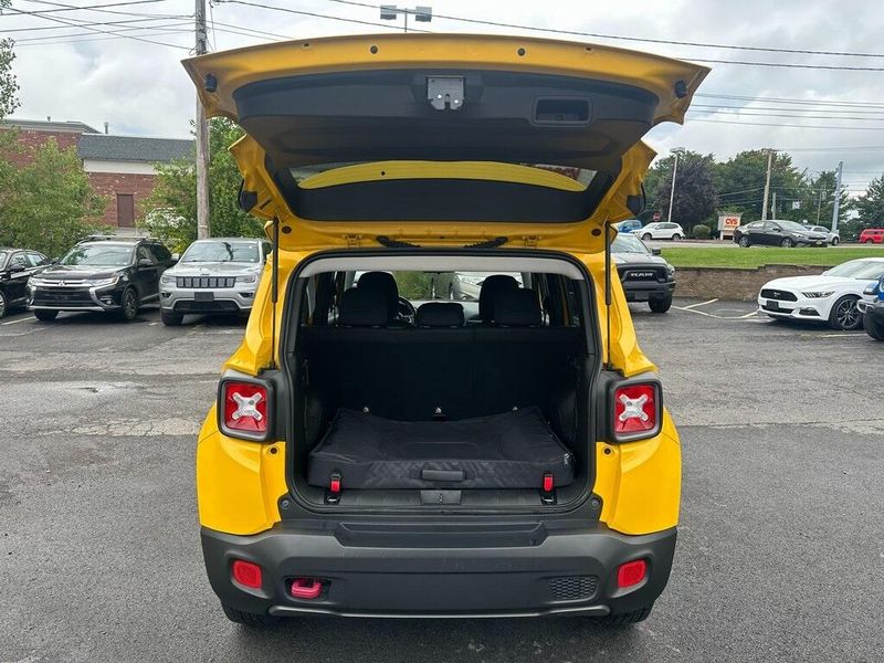 2018 Jeep Renegade Trailhawk photo 9