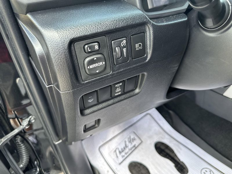 2020 Toyota 4Runner SR5 Premium photo 32