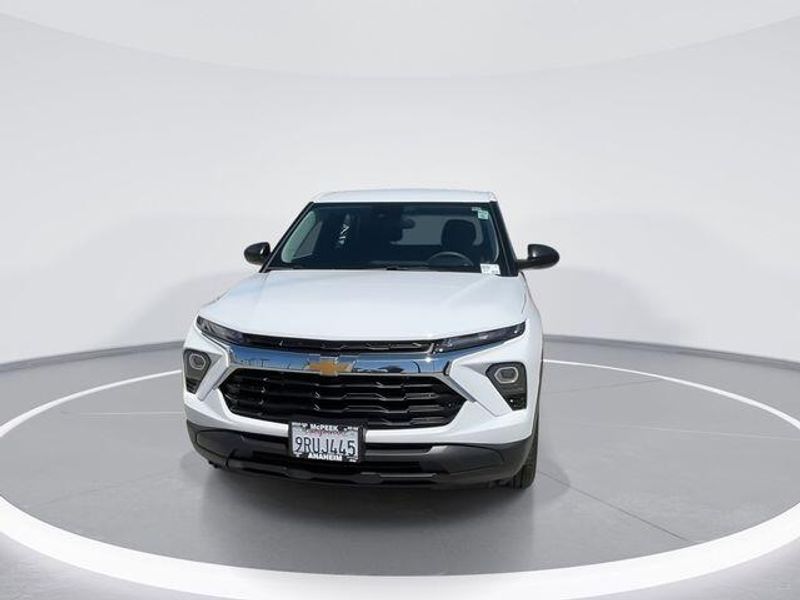 Used 2025 Chevrolet Trailblazer LSImage 3