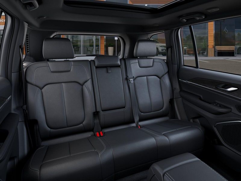 New 2026 Jeep Grand Cherokee Limited 4x4Image 35