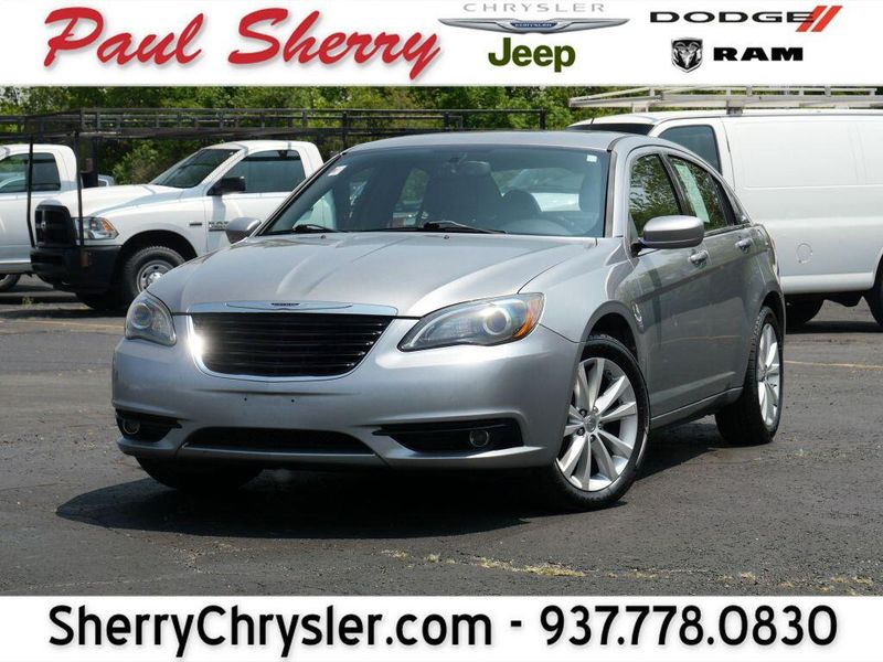2013 Chrysler 200 Limited SImage 1