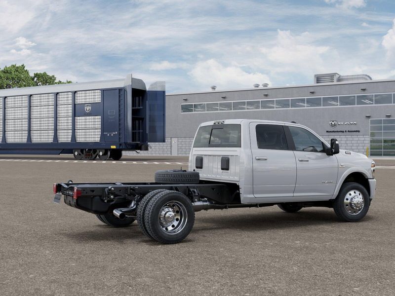 New 2026 RAM 4500 Big Horn Chassis Crew Cab 4x4 60
