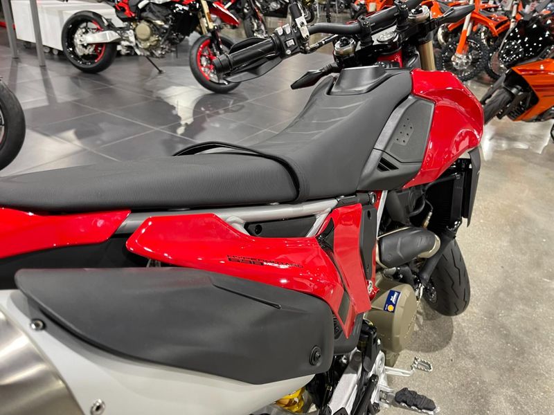 New 2025 Ducati HYPERMOTARD 698 Image 16