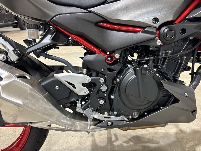 Used 2025 Kawasaki Z500 SE ABS Image 15