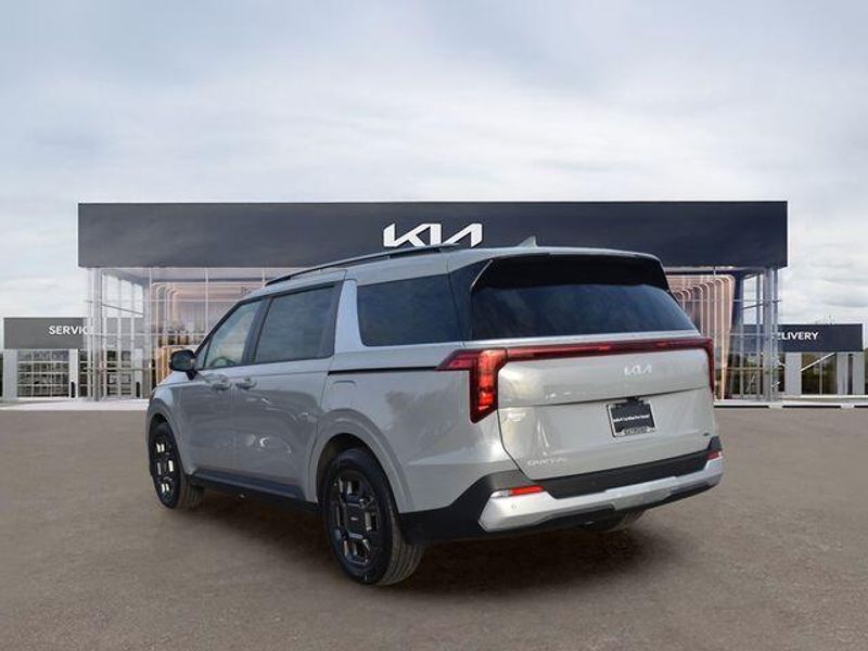 New 2026 Kia Carnival Hybrid EXImage 6