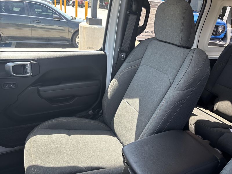 Used 2026 Jeep Wrangler Sport SImage 25