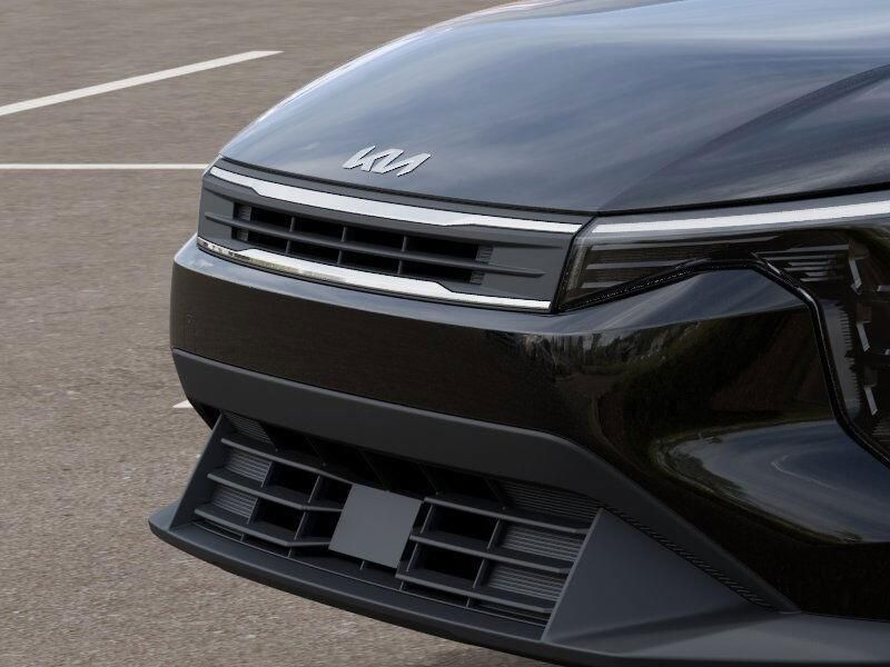 2025 Kia K4 LXSImage 12
