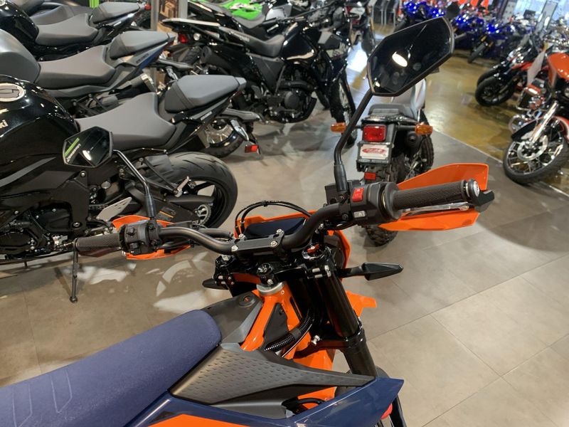 New 2026 KTM 690 SMC R Image 17