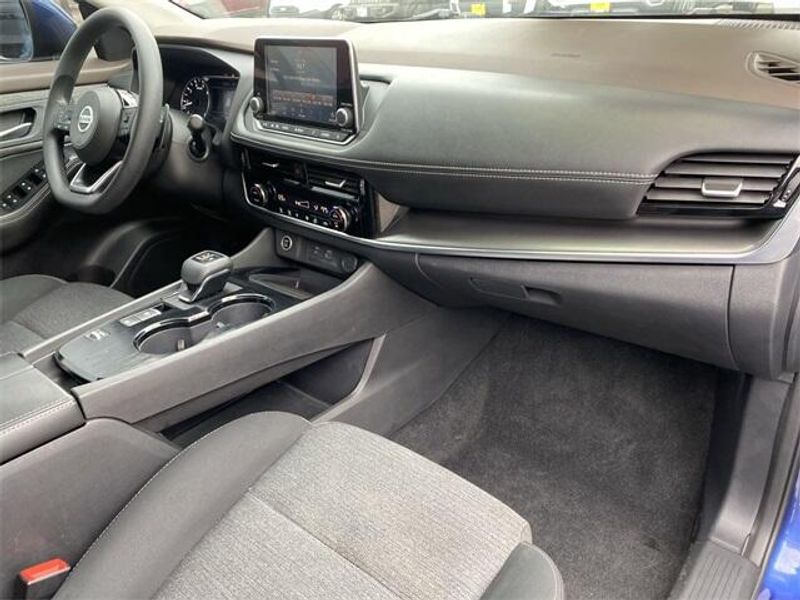 2021 Nissan Rogue SVImage 13