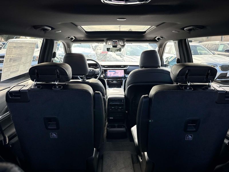 New 2026 Jeep Grand Cherokee L Limited Reserve 4x4