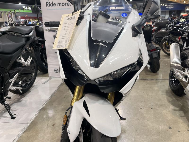 New 2026 Honda CBR1000RR Image 13