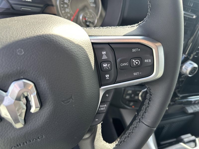 2025 RAM 1500 Big Horn Crew Cab 4x4 5