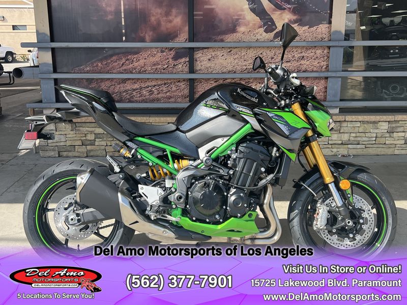 2024 Kawasaki ZR900MRFNL-BK2  in a METALLIC SPARK BLACK/METALLIC MATTE GRAPHENESTEEL GRAY/CANDY LIME GREEN exterior color. Del Amo Motorsports of Los Angeles (562) 262-9181 delamomotorsports.com 