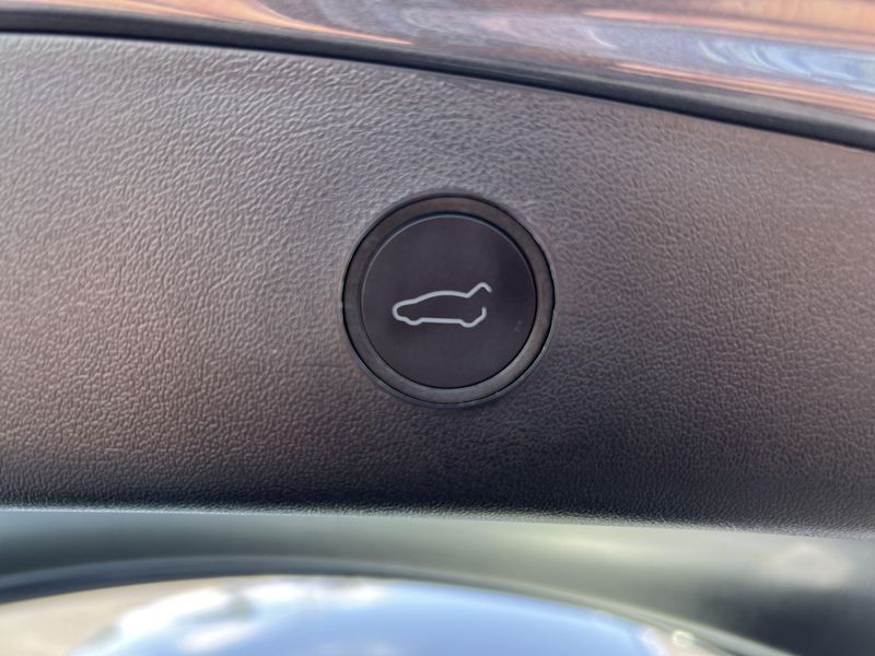 Used 2023 Tesla Model 3 PerformanceImage 21