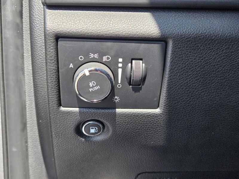 Used 2021 Jeep Grand Cherokee Laredo X 4x4