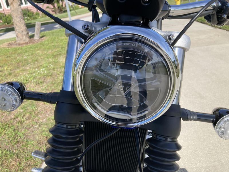 2025 Triumph Bonneville Speedmaster