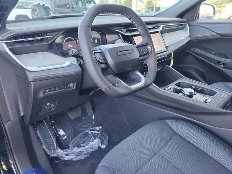 New 2026 Jeep Cherokee Laredo 4x4