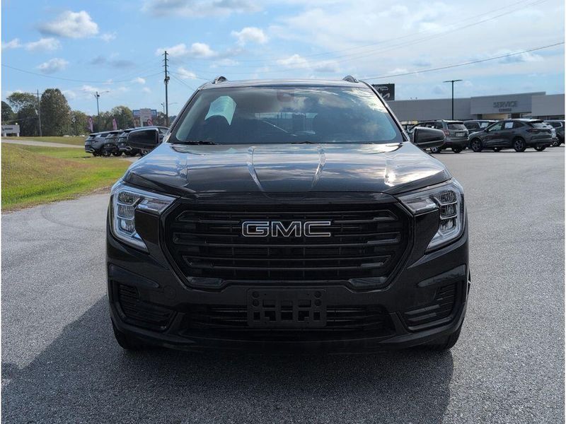 Used 2024 GMC Terrain SLEImage 8