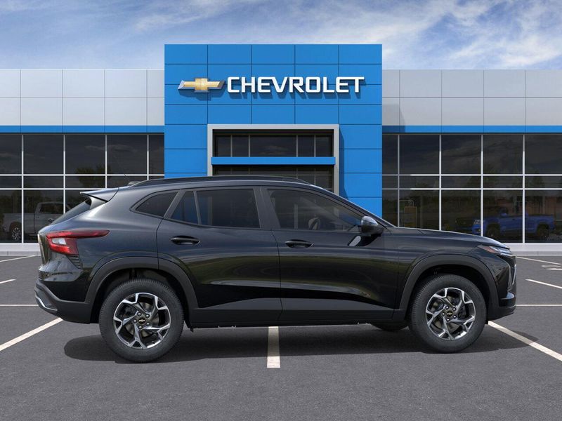 New 2025 Chevrolet Trax LTImage 5