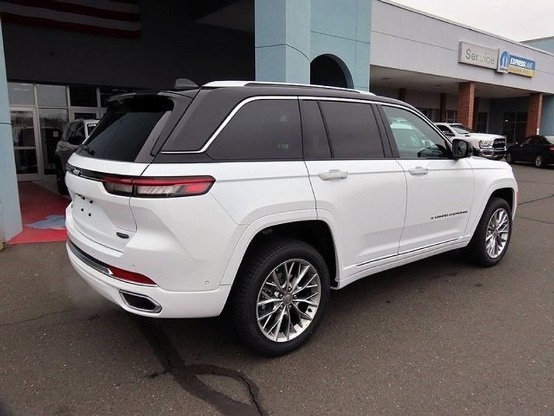 2023 Jeep Grand Cherokee SummitImage 7