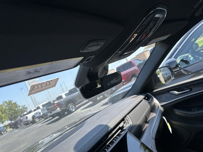 2025 Jeep Grand Cherokee L Sport photo 30
