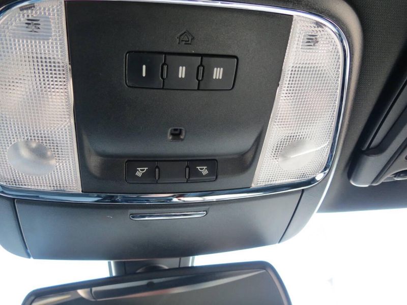 Used 2018 Chrysler 300 S AWD 4dr SedanImage 23