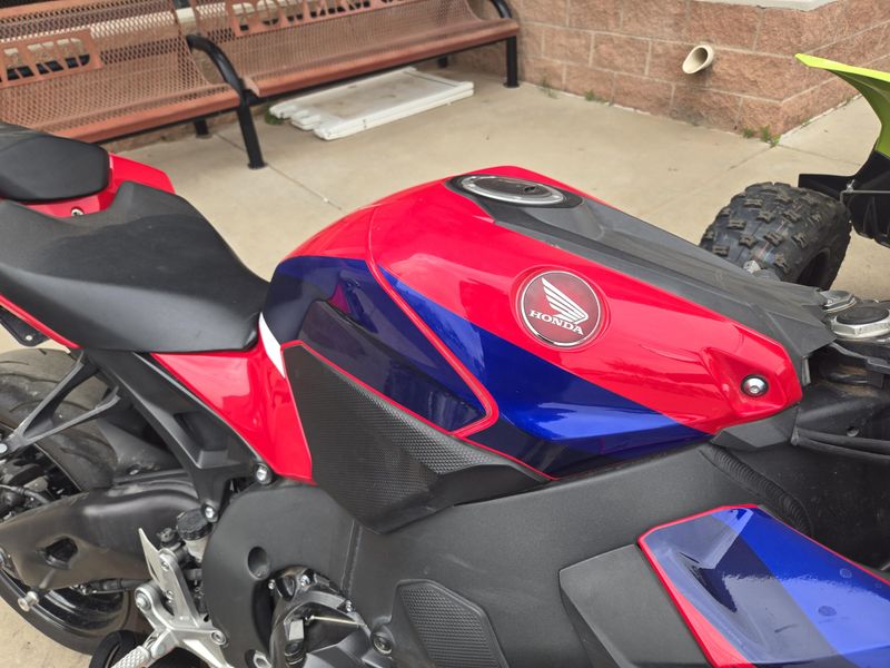 USED 2024 HONDA CBR1000RR BASE Image 10