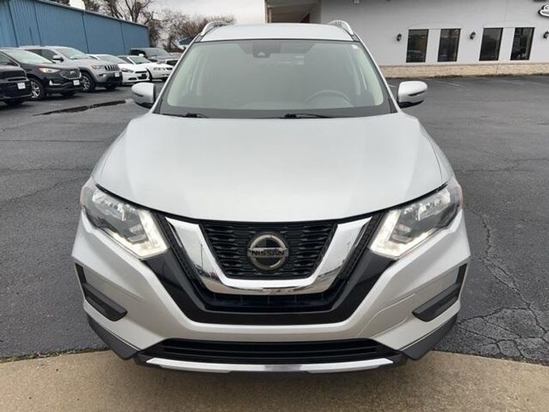 2019 Nissan Rogue SVImage 2