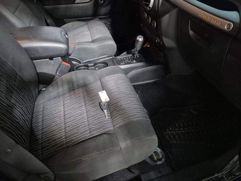 2011 Jeep Wrangler Unlimited SportImage 12