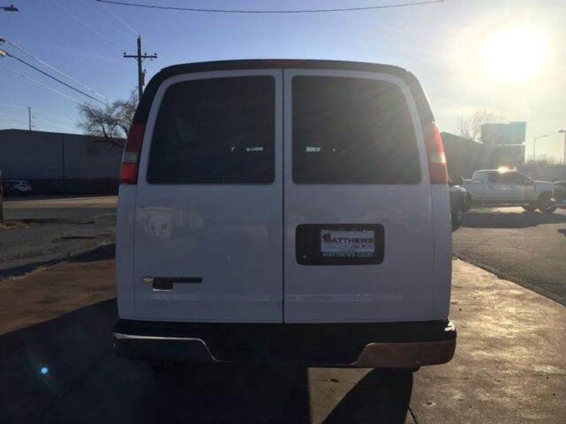 2017 Chevrolet Express 3500 LTImage 5