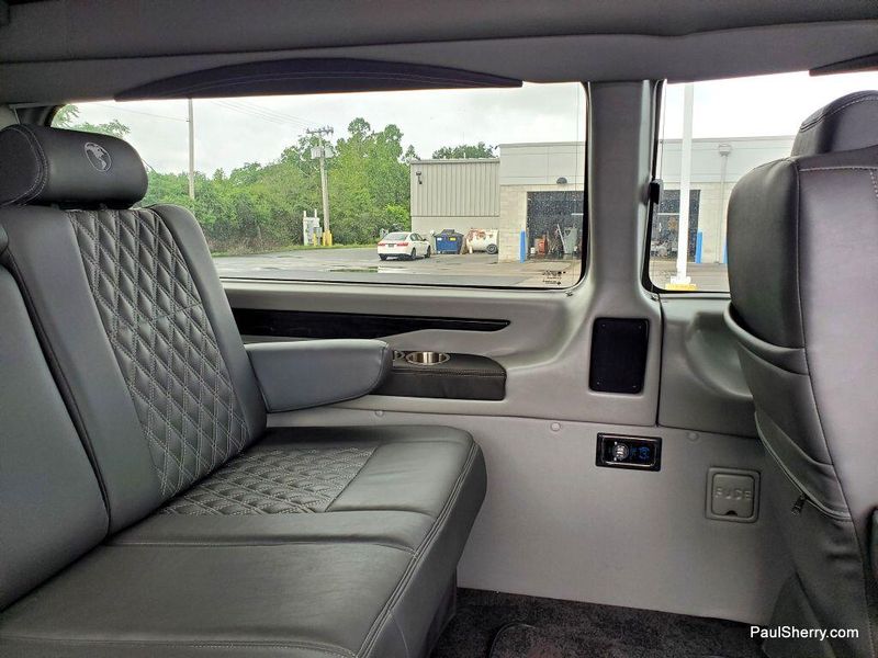 2022 GMC Savana Cargo Image 27