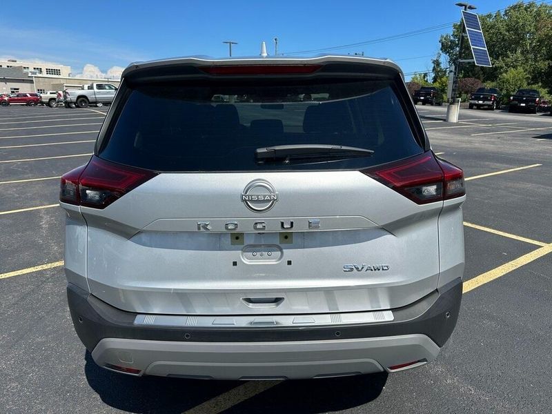2023 Nissan Rogue SV photo 6