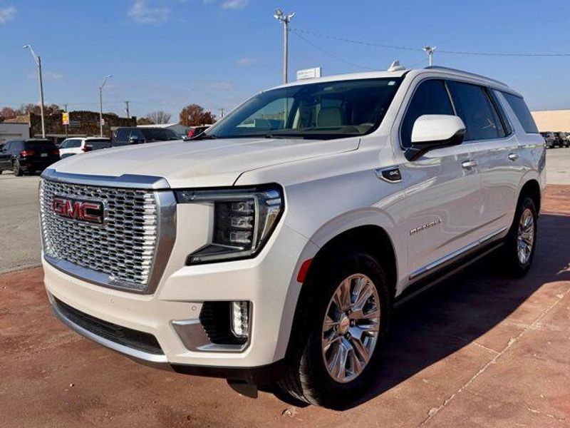 Used 2022 GMC Yukon DenaliImage 1