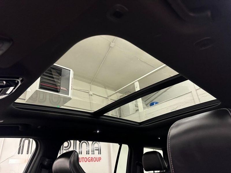 2021 Jeep Grand Cherokee Overland photo 18