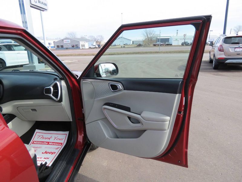 2023 Kia Soul LX 4dr CrossoverImage 23