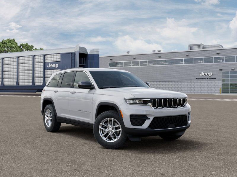 New 2026 Jeep Grand Cherokee Image 3
