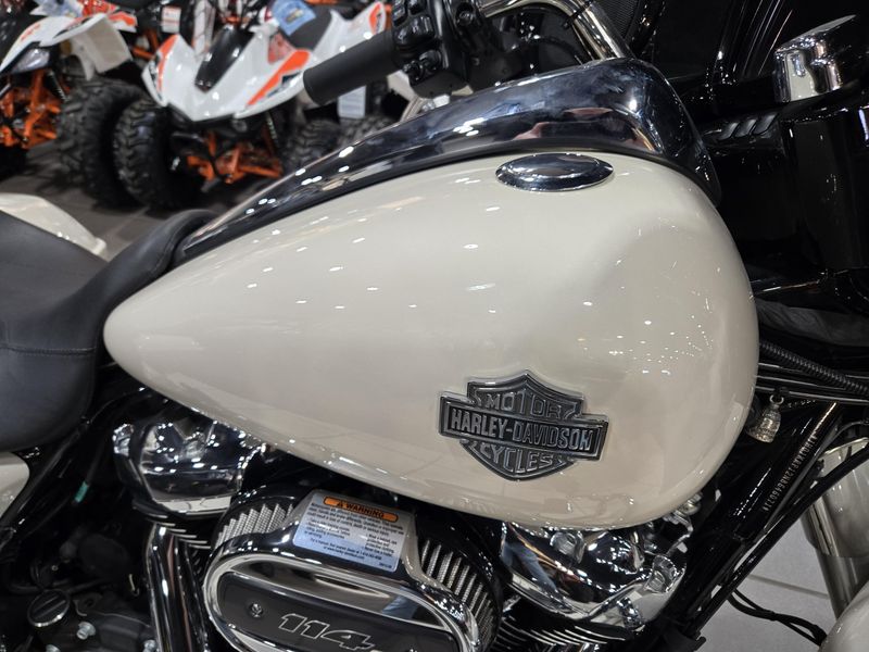 USED 2022 HARLEY STREET GLIDE SPECIAL Image 9