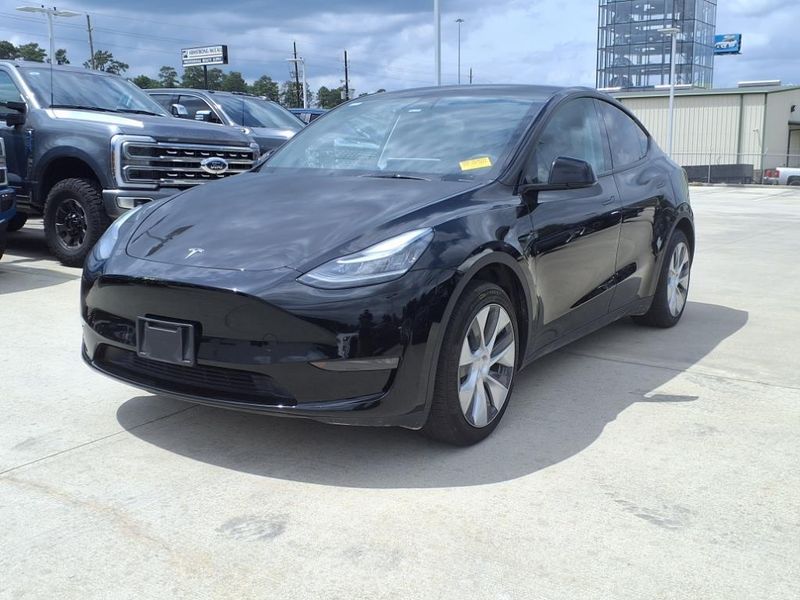 2023 Tesla Model Y Long RangeImage 2