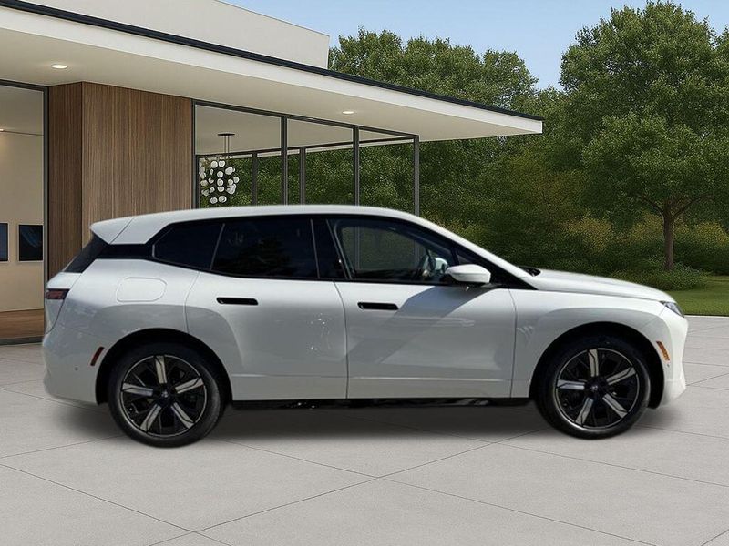 New 2026 BMW iX xDrive60Image 7