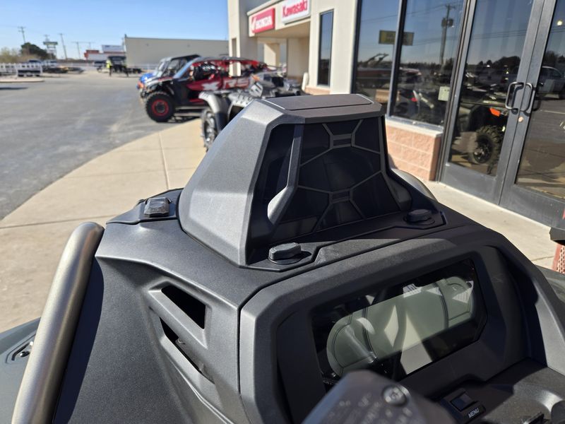 NEW 2026 CAN-AM OUTLANDER X MR 1000R Image 14