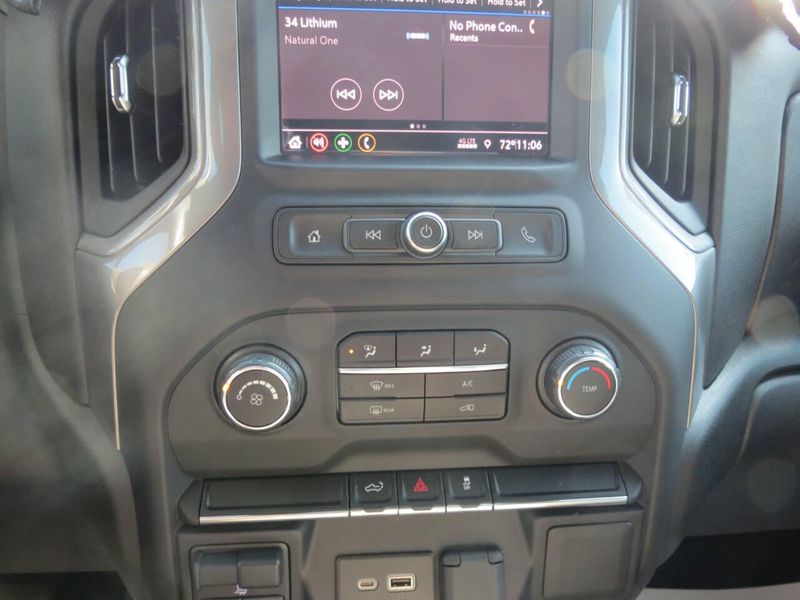 2021 Chevrolet Silverado 1500 Custom photo 21