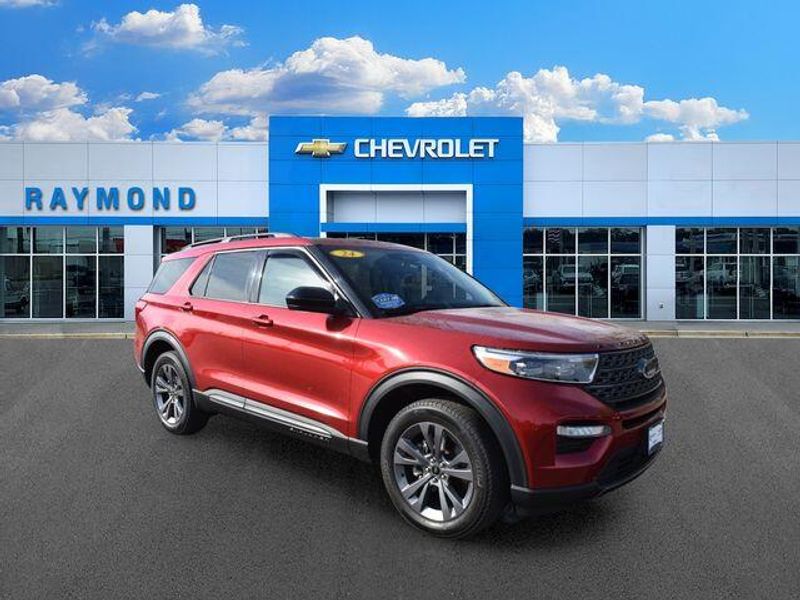 Used 2024 Ford Explorer XLTImage 10