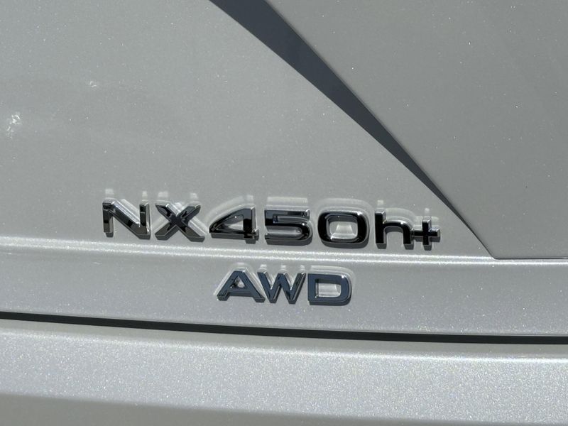 2025 LEXUS NX 450 450h+ LuxuryImage 13