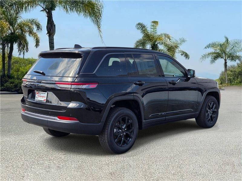 New 2026 Jeep Grand Cherokee Laredo Altitude 4x2